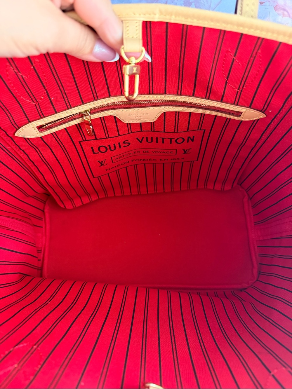 Louis Vuitton Monogram Canvas Neverfull Tote with Natural Vachetta Trim - Picture 4 of 6